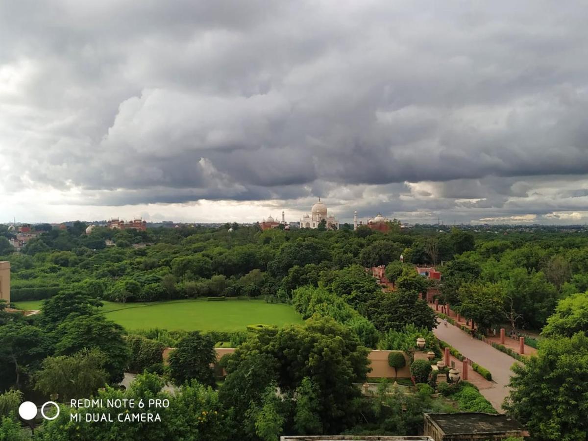 Hotel Taj Plaza, Vip Road, Agra Agra  Dış mekan fotoğraf
