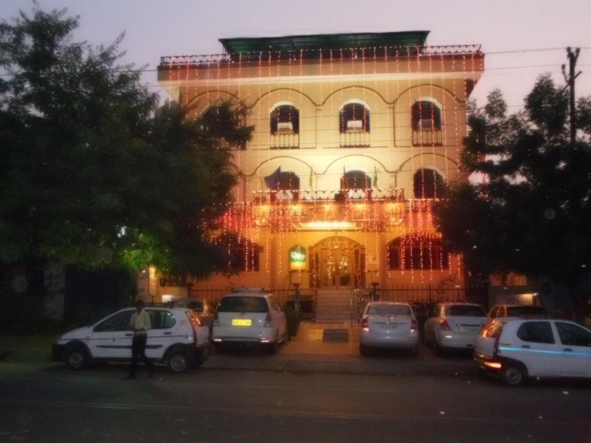 Hotel Taj Plaza, Vip Road, Agra Agra  Dış mekan fotoğraf