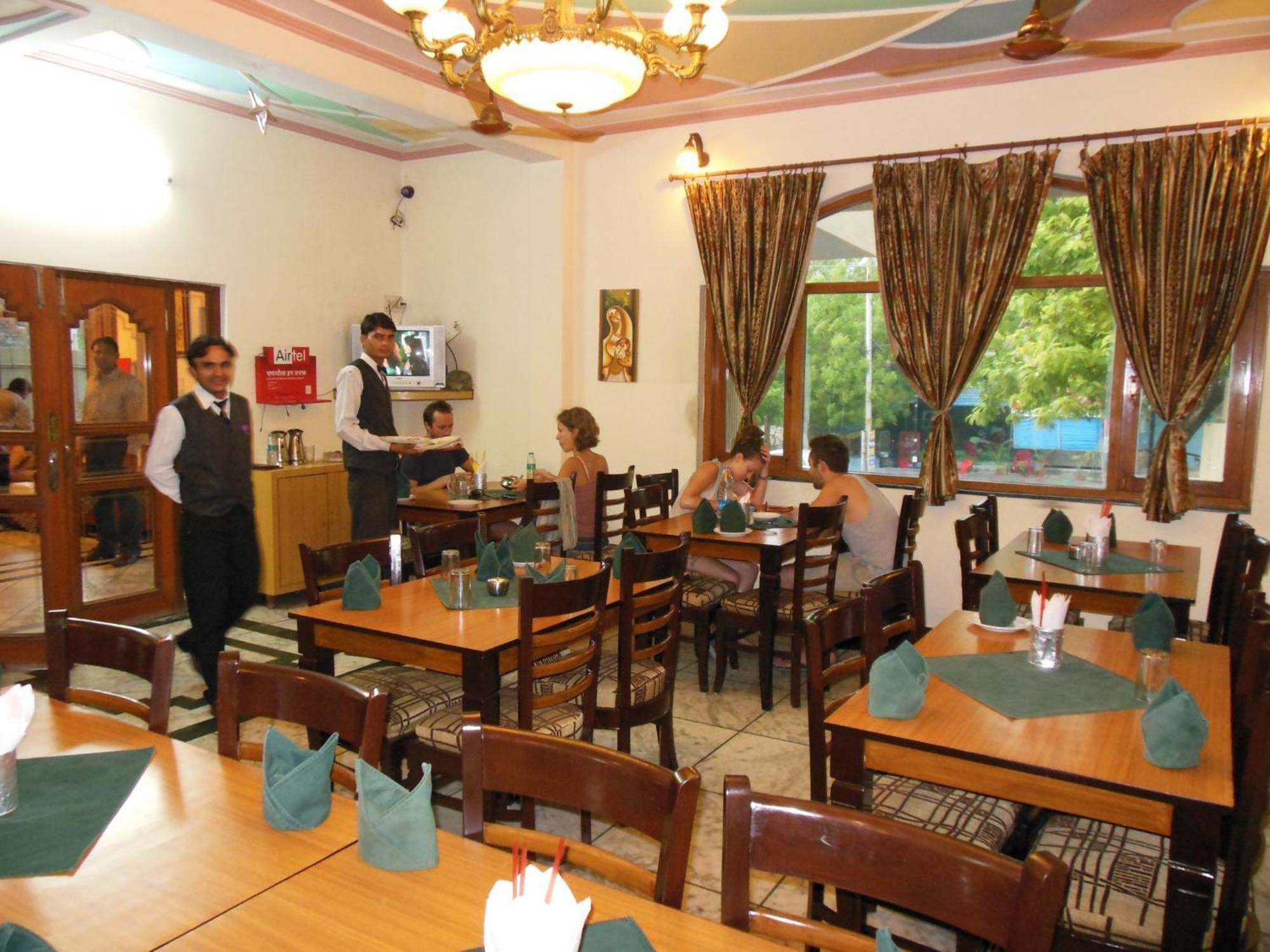 Hotel Taj Plaza, Vip Road, Agra Agra  Dış mekan fotoğraf