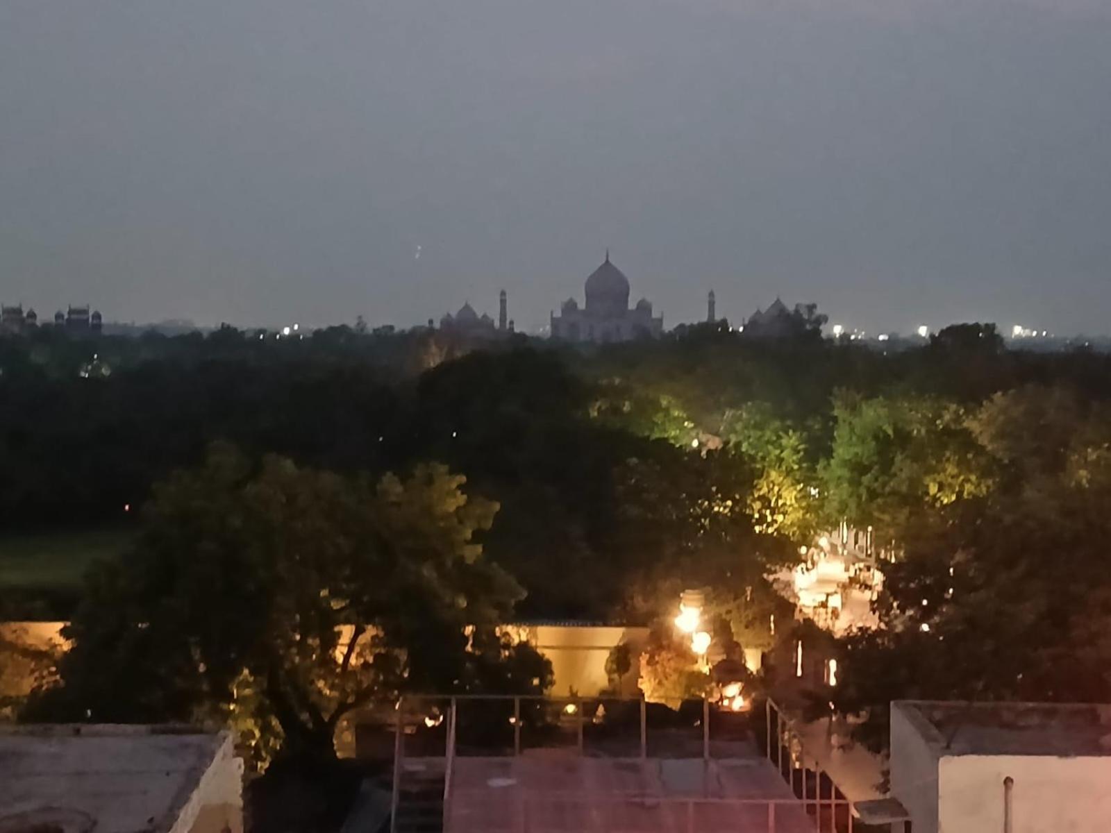 Hotel Taj Plaza, Vip Road, Agra Agra  Dış mekan fotoğraf