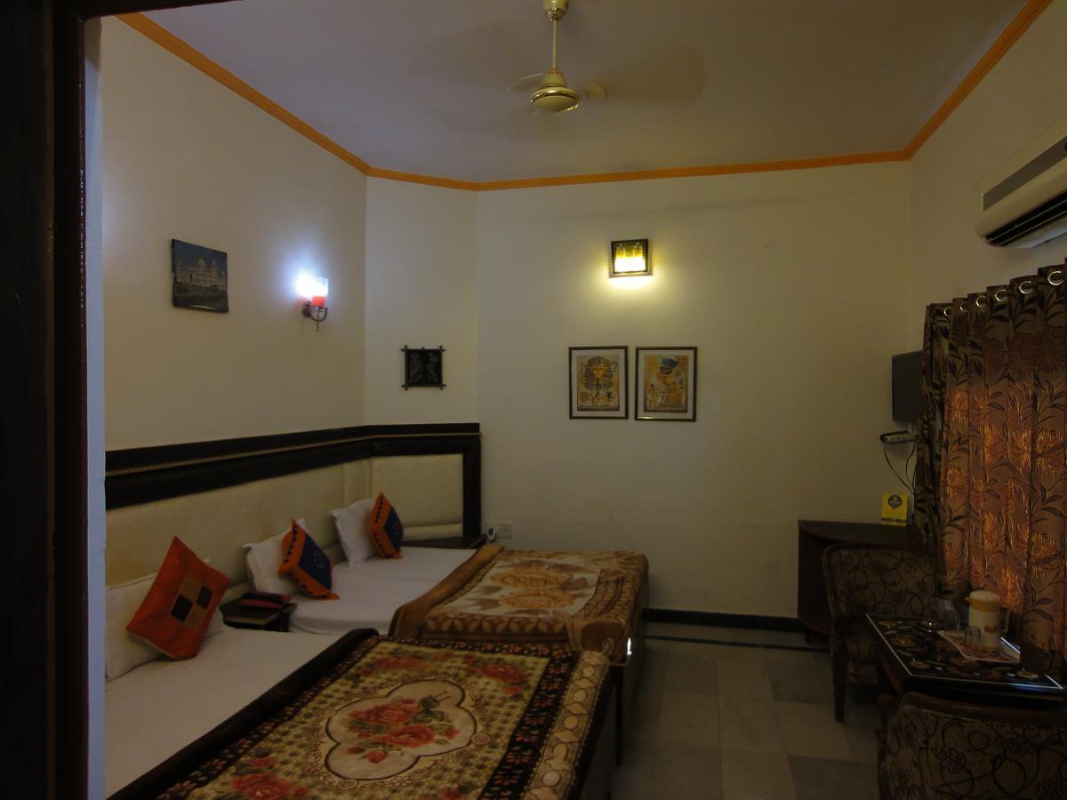 Hotel Taj Plaza, Vip Road, Agra Agra  Dış mekan fotoğraf