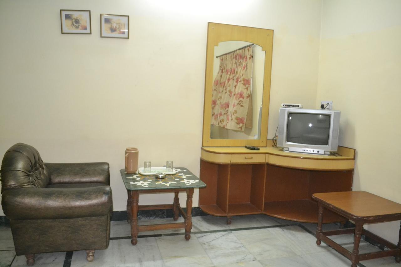 Hotel Taj Plaza, Vip Road, Agra Agra  Dış mekan fotoğraf