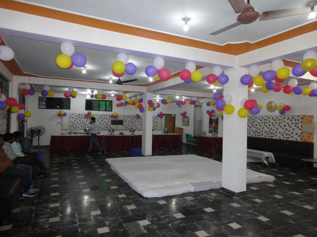 Hotel Taj Plaza, Vip Road, Agra Agra  Dış mekan fotoğraf