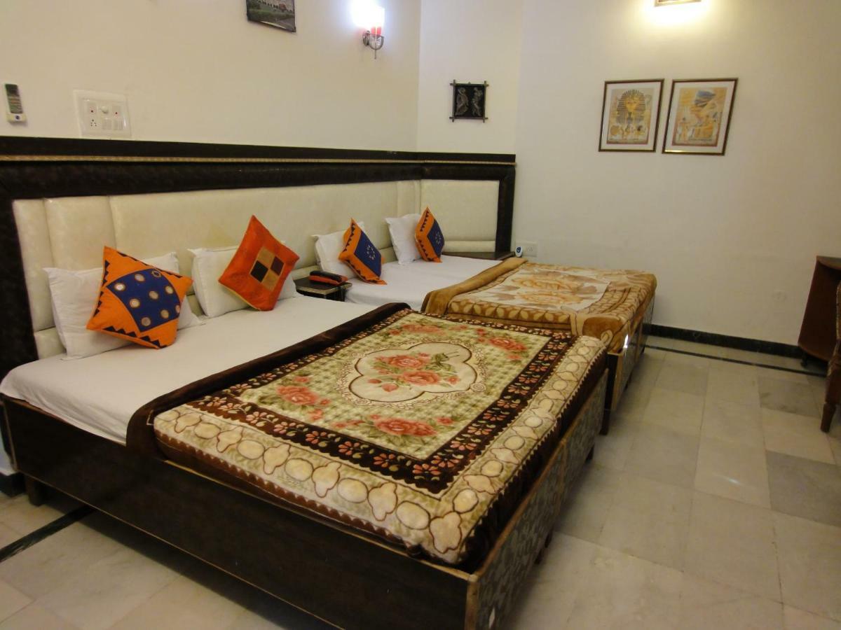 Hotel Taj Plaza, Vip Road, Agra Agra  Dış mekan fotoğraf